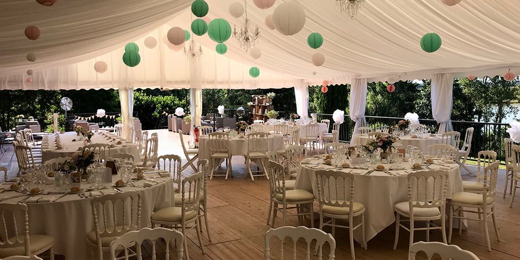 ChateauDeLaunac-Le-chapiteau-des-réceptions-et-la-grande-terrasse ChateauDeLaunac-Le-chapiteau-des-réceptions-et-la-grande-terrasse